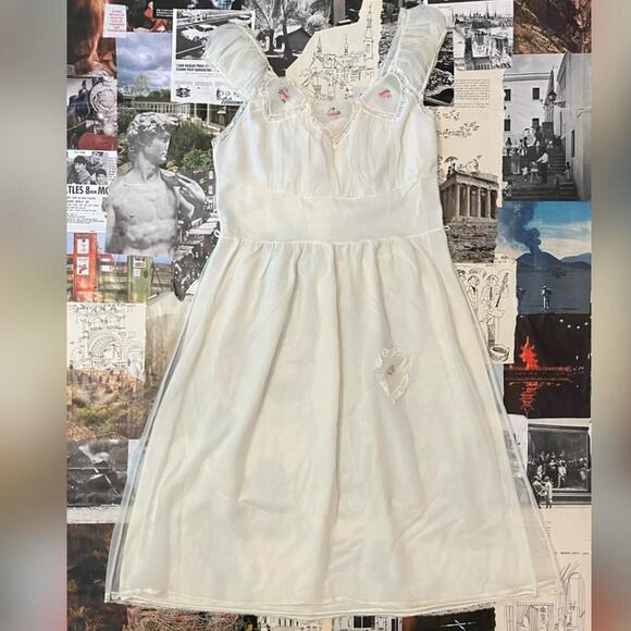 n/a Dresses & Skirts - Beautiful vintage slip dress